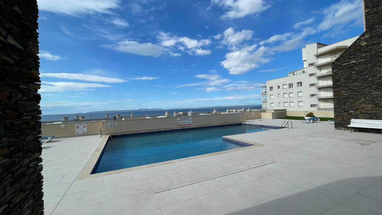 Luminoso Apartamento Frente Al Mar Con Piscina Roses Extérieur photo